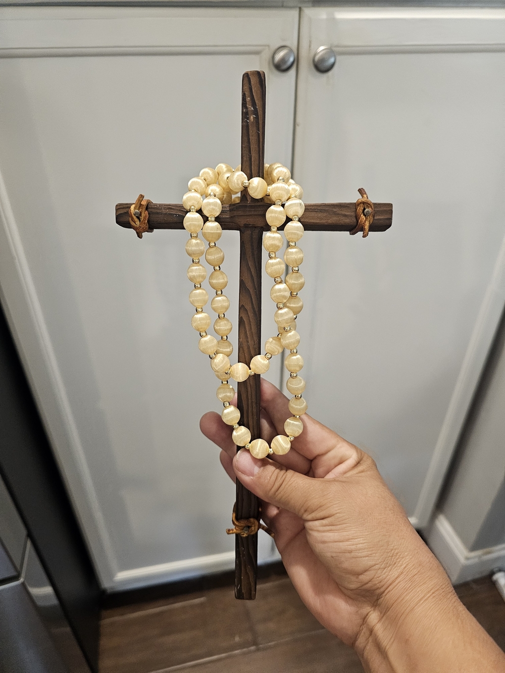 Wooden Vintage Cross ✝️Cream Beaded Rosary Necklace